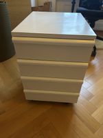 Commode 