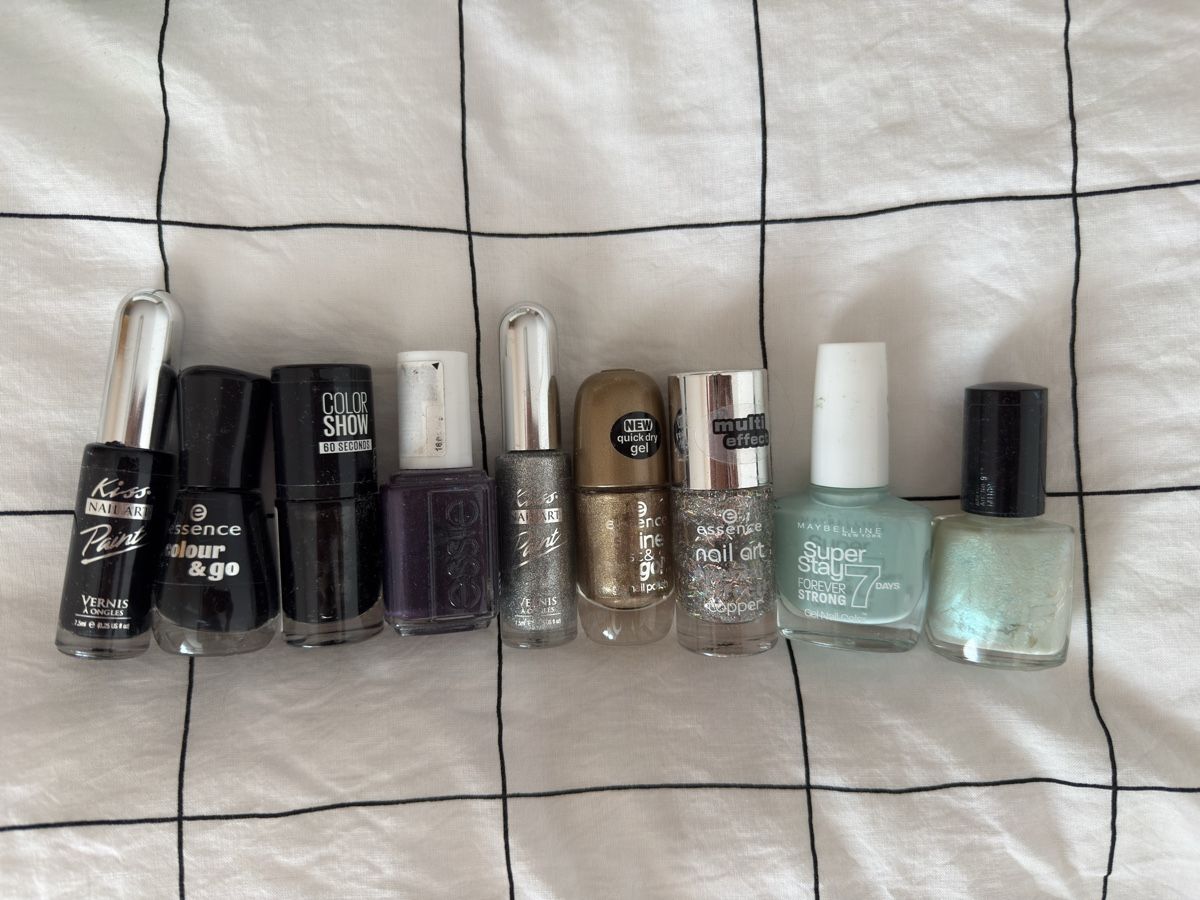 Nagellack: Nagellack Set – Gebraucht aus Varen von xen