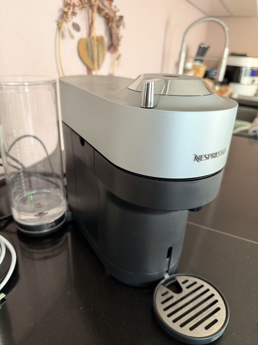 Nespresso Macchine per caffè & Macchine per espresso: Nespresso vertuo pop delux Titan – Usato da Kirchdorf BE venduto da omegatoc