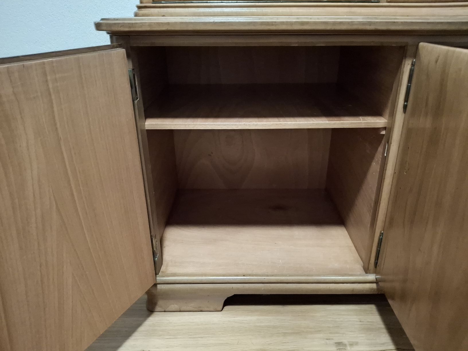 Buffets: Altes Buffet – D'occasion à Rufi par res_6vjw 5