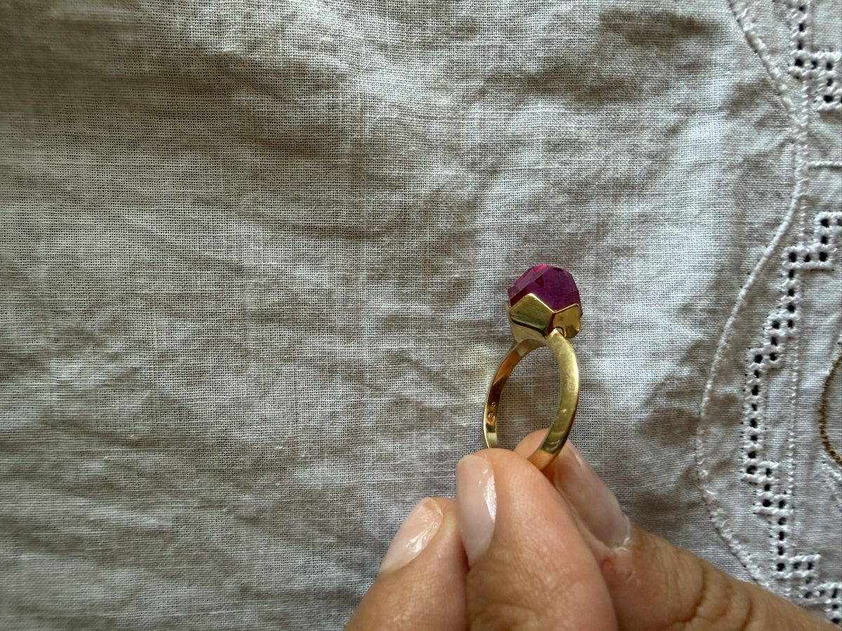 Swarovski Bagues: Stunning Raw Ruby & Gold Ring - Perfect Gift! – D'occasion à Bassersdorf par kri_dn6m 3