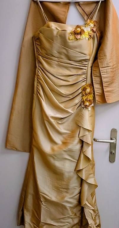Vestiti: Abendkleid mit Stola Grösse 38 – Usato da Hochfelden venduto da Vichava