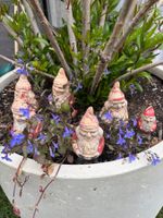 Alte Gartenzwerge aus Ton, 6 Stk
