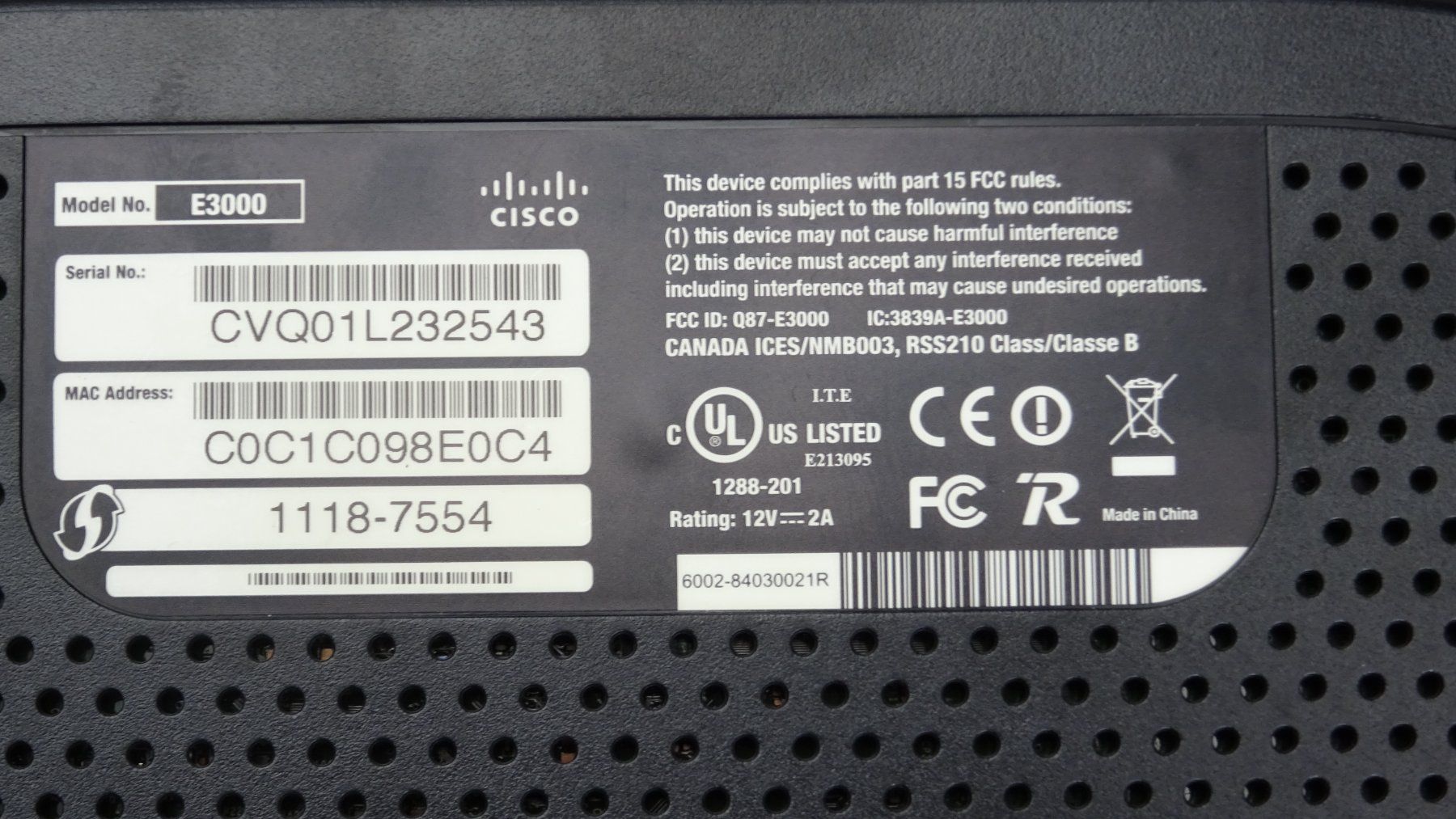 Cisco Modems & Routeurs: Cisco 4-Port Gigabit Router E3000 – D'occasion à Riedholz par Leo.L 3