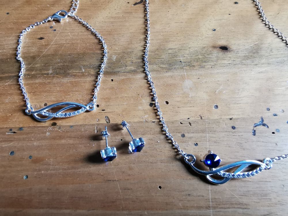 Autres bijoux: Schmuck Set (neu) – Neuf (Voir description) à Stäfa par flamingo_17