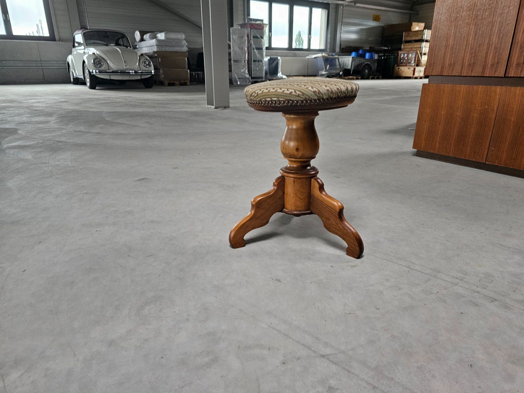 Sgabelli: Holz Pianohocker/Hocker mit gepolsterter Sitzflaeche – Usato da Affeltrangen venduto da Brocasion 1