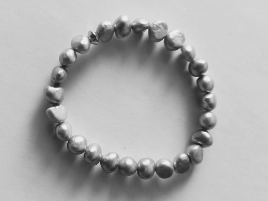 Bracciali & Braccialetti: Elast Armband Perlen, 15cm Handgelenkumfang – Nuovo (secondo la descrizione) da Winistorf venduto da acreativ2