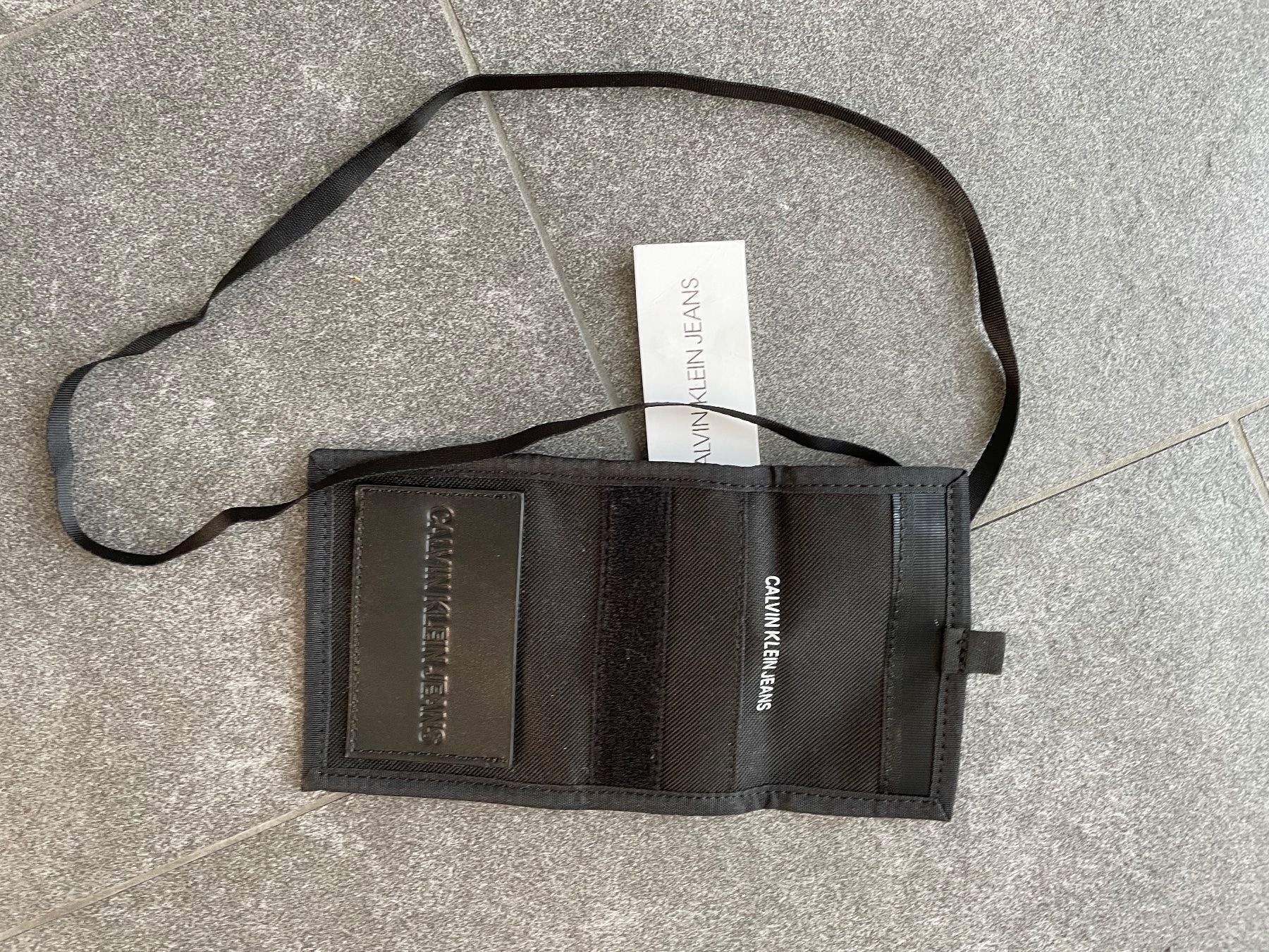 Calvin Klein Portefeuilles: Calvin Klein Tasche – Neuf avec emballage d'origine à Langwiesen par molegra 1