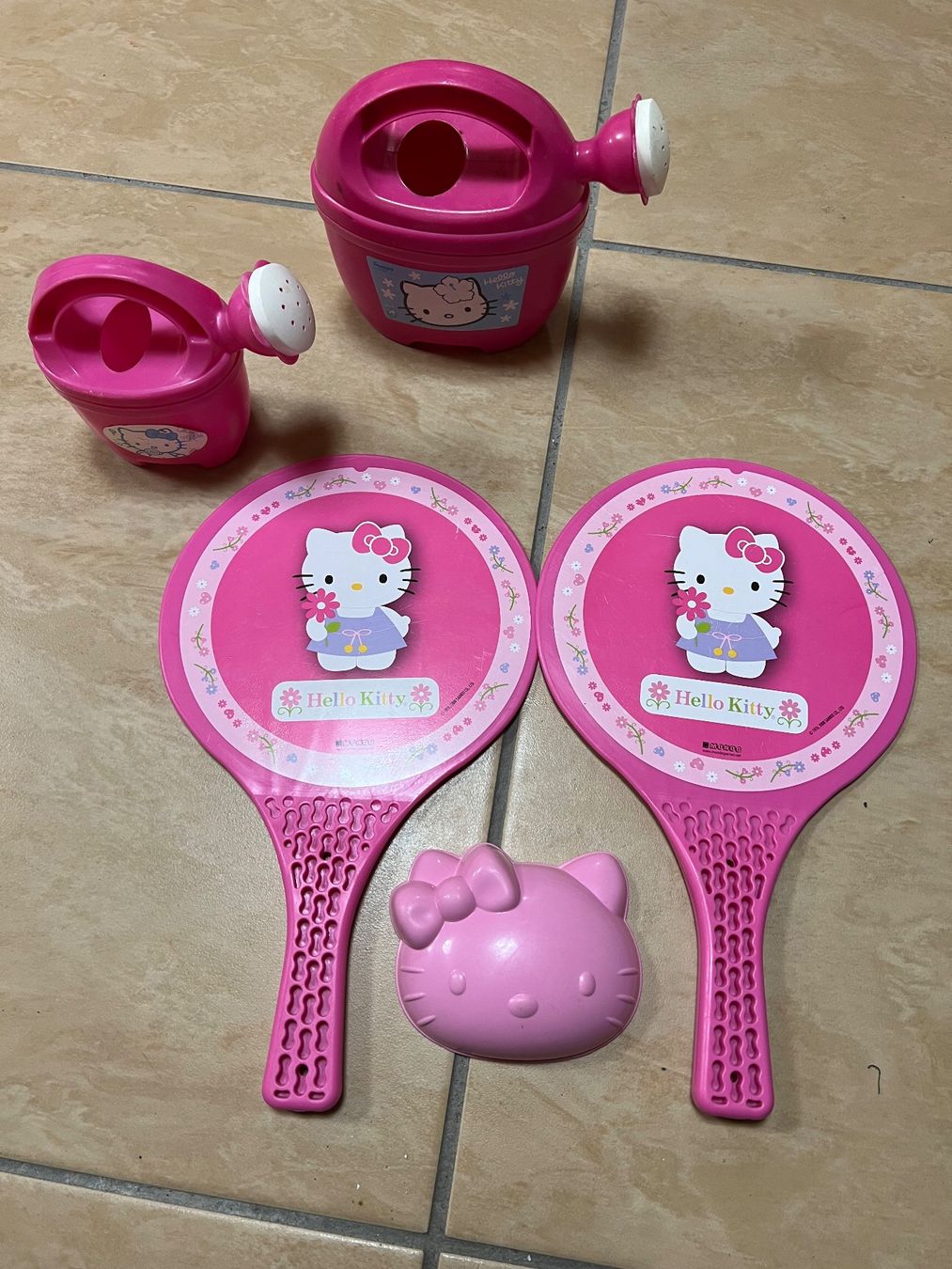 Hello Kitty Giocattoli: LOTTO OUTDOOR KINDER HELLO KITTY (f3) – Usato da chiasso venduto da Wulli 1