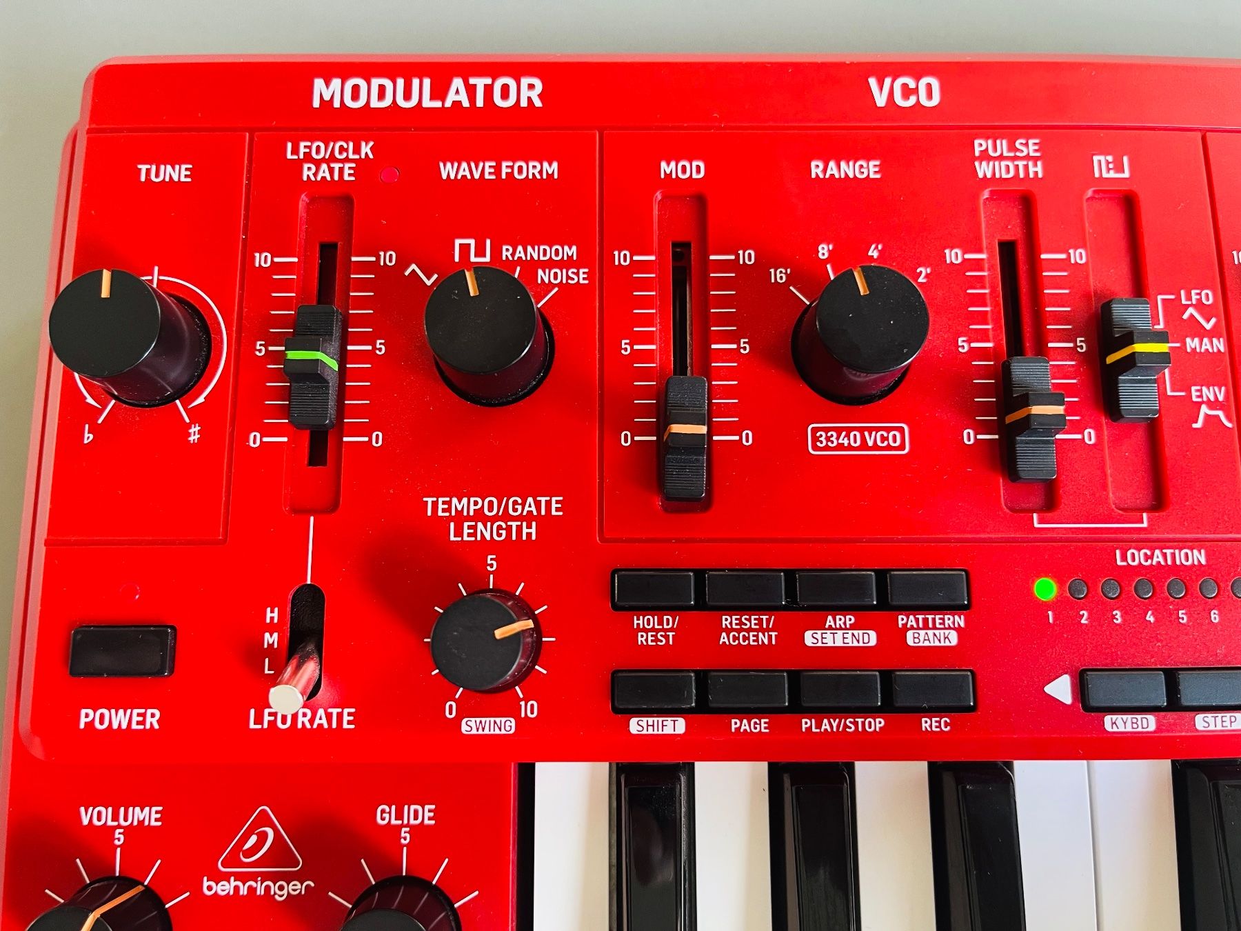 Instruments de musique: Behringer MS-1 MkII Red – D'occasion à Zürich par wataya 3