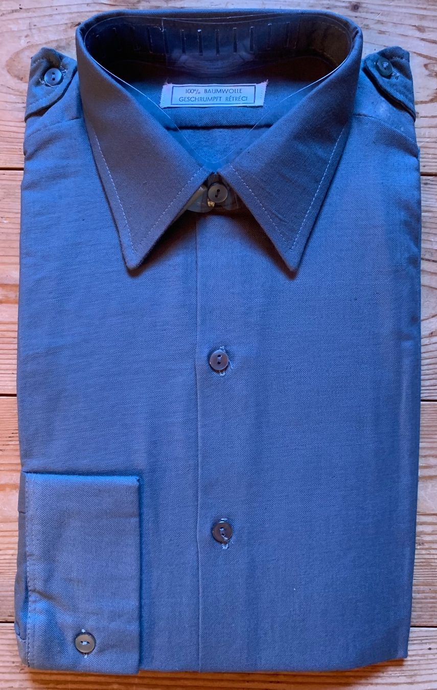 Schweizer Armee Camicie: 3 Uniformhemden der CH Armee – Nuovo (secondo la descrizione) da Goldingen venduto da Bergler012 2