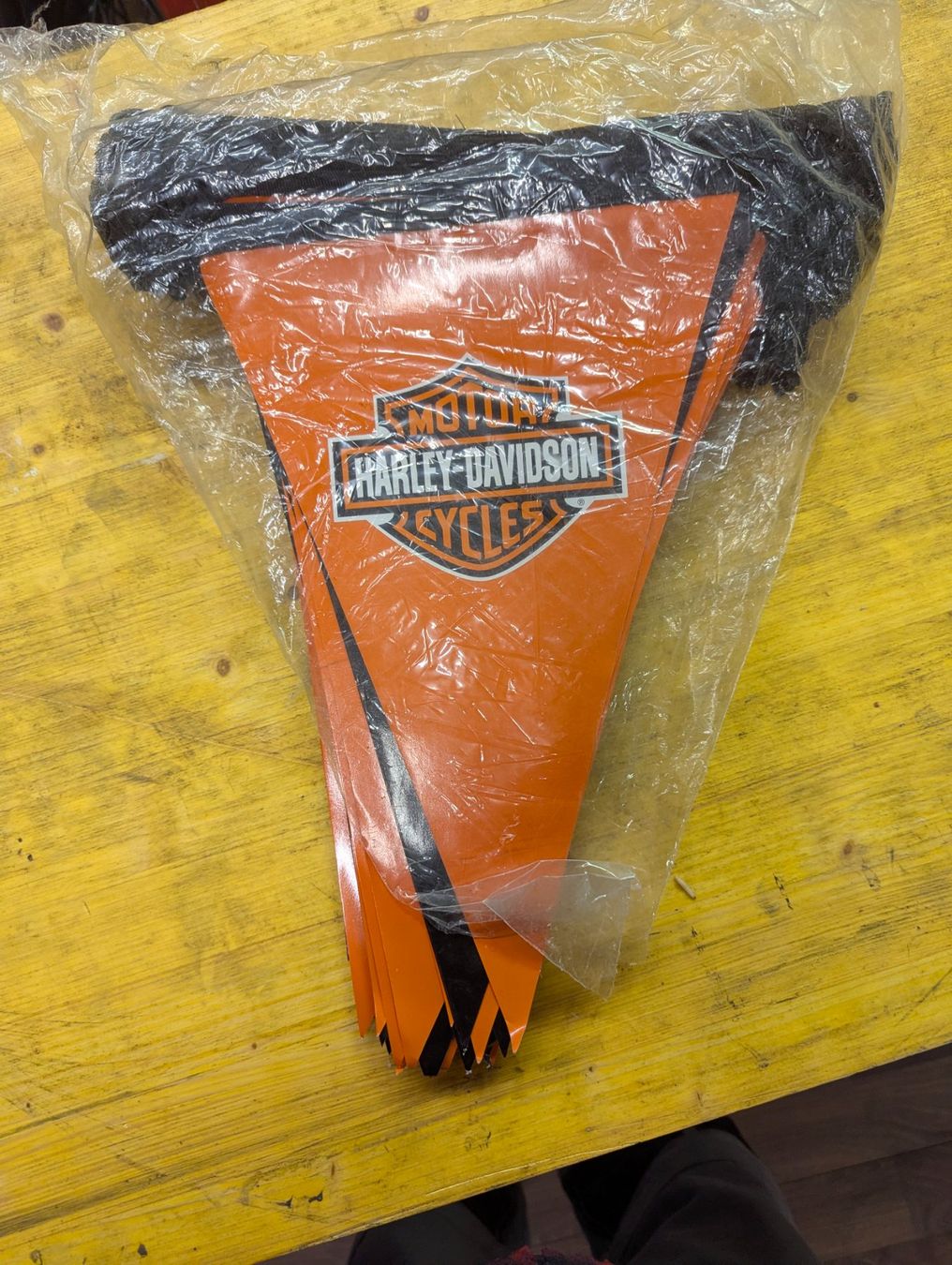 Harley-Davidson Tutte le decorazioni: Harley-Davidson Winpel ca 40meter Orginalverpackt – Nuovo e nell'imballaggio originale da Unterengstringen venduto da Olifant4 1