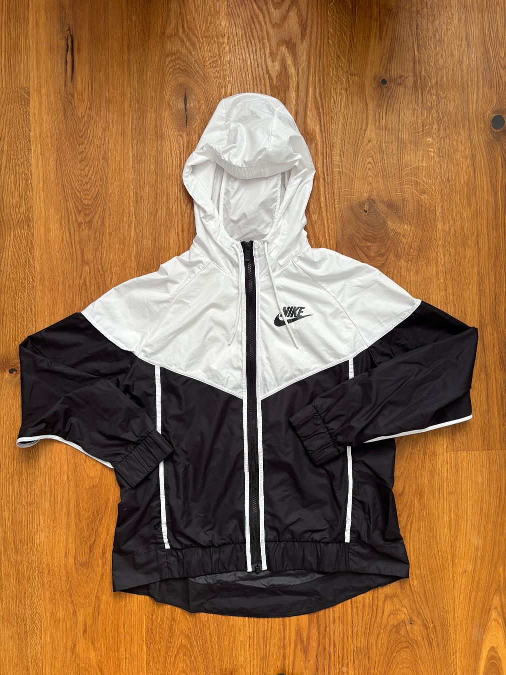 Nike Giacche: Nike Jacke – Usato da Kriessern venduto da Olifribi