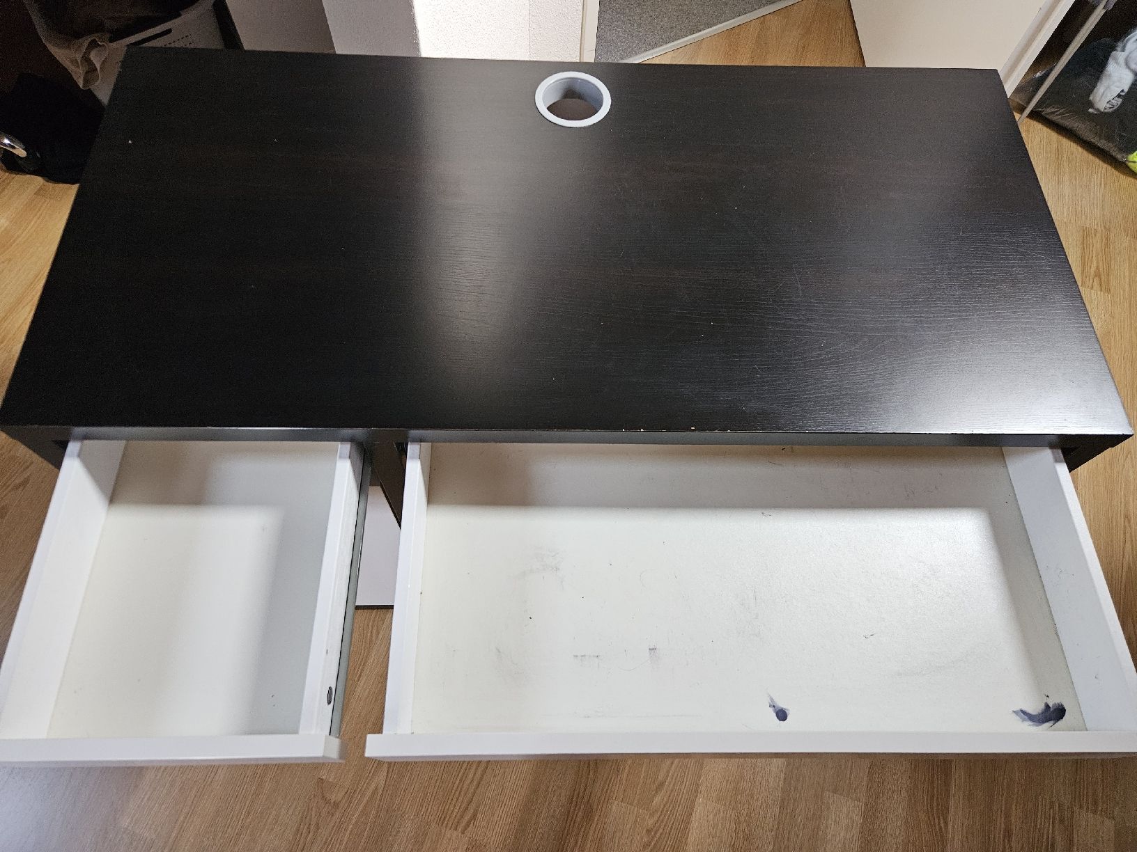 Bureaux: Ikea Schreibtisch Micke – D'occasion à Winterthur par bassss 1