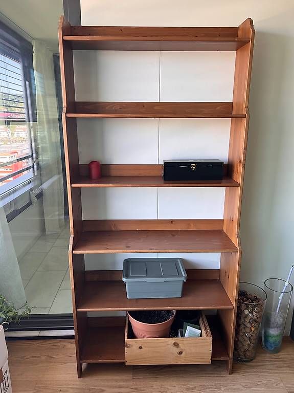 Étagères: Gestell Ikea  – D'occasion à Zürich par cat_9qyy