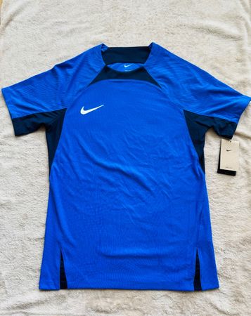 Nike Performance
