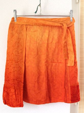 Neu , Wickelrock / Wickeljupe, one Sitz. Länge ca. 54 cm.