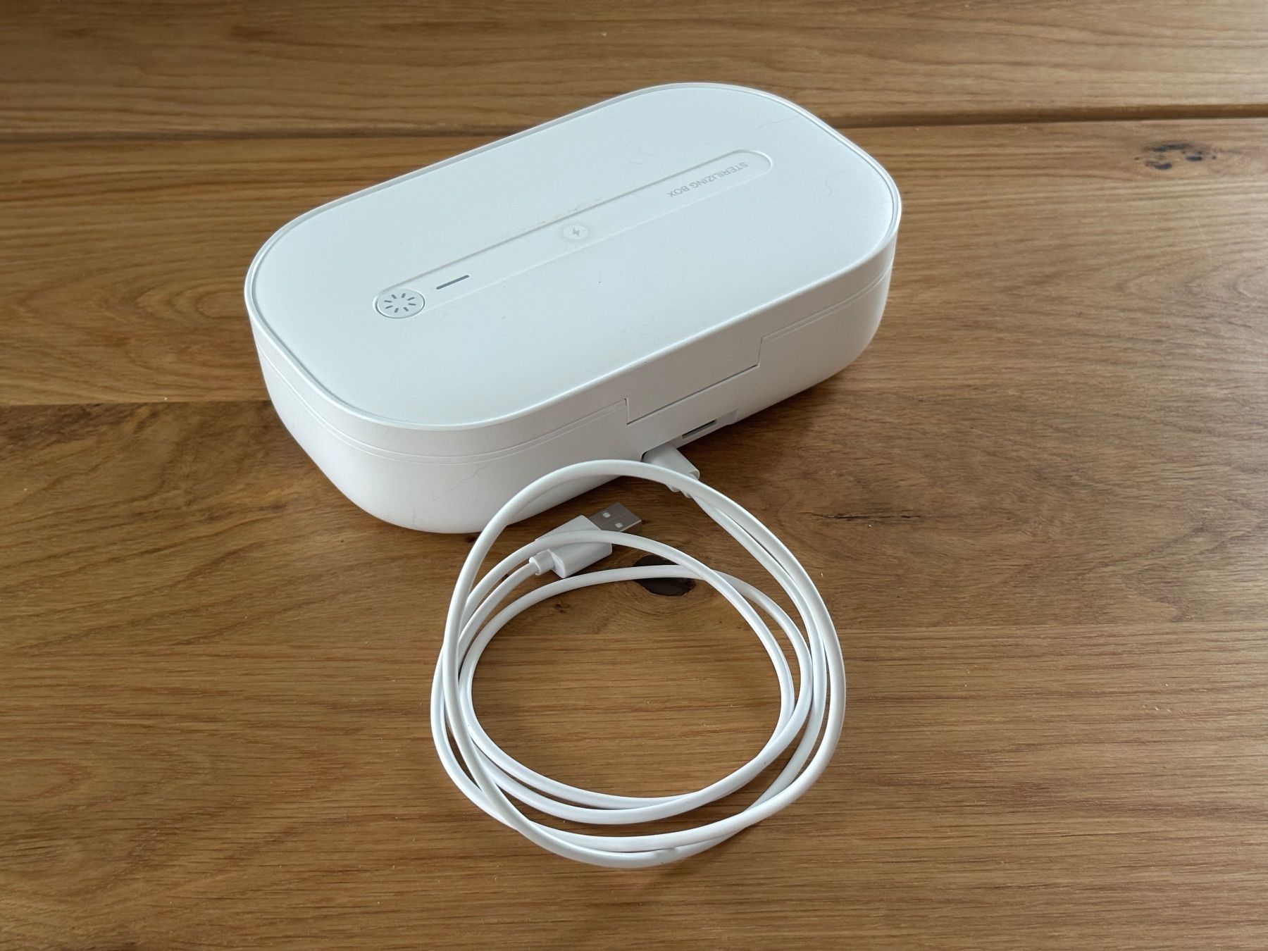 Caricabatterie: UV Sterilisationsbox mit Wireless Ladefunktion – Usato da Maienfeld venduto da JENNINO 2