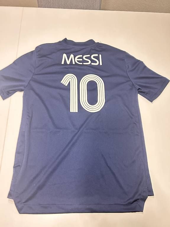 Canottiere & Pantaloni: Messi Trikot  – Usato da Lachen SZ venduto da luk_fw6s 1