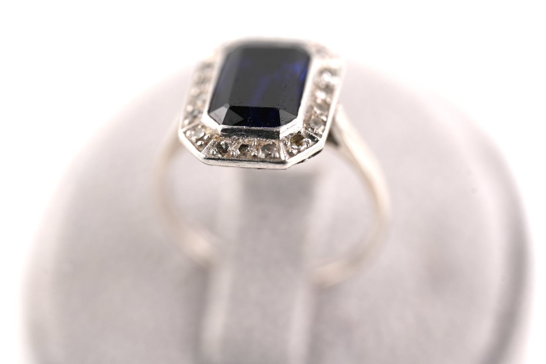 Anelli: Platinring mit Saphir und Diamanten – Usato da Basel venduto da Edelmetallhaus24 1
