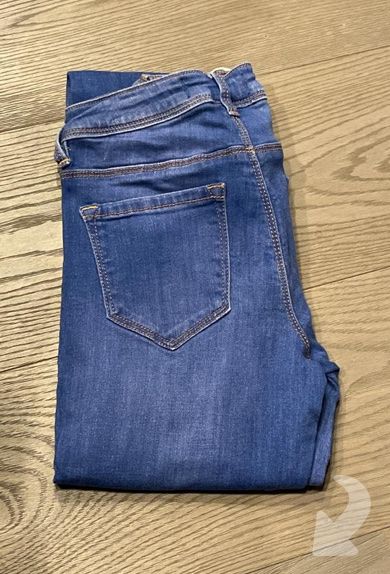 Tally Weijl Jeans: Jeans blau Gr.34 – Usato da Thun venduto da Jimmuli 1