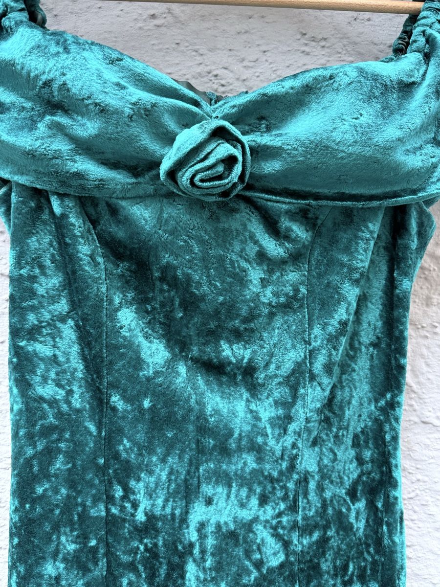 Vestiti: vintage Kleid Samt türkis Grösse 38 Schulterfrei mit Rose – Usato da Siebnen venduto da koschitoschi 1