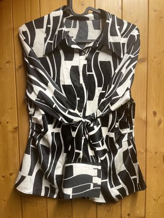 Taillierte Bluse aus 100 % Seide, hergestellt in Italien