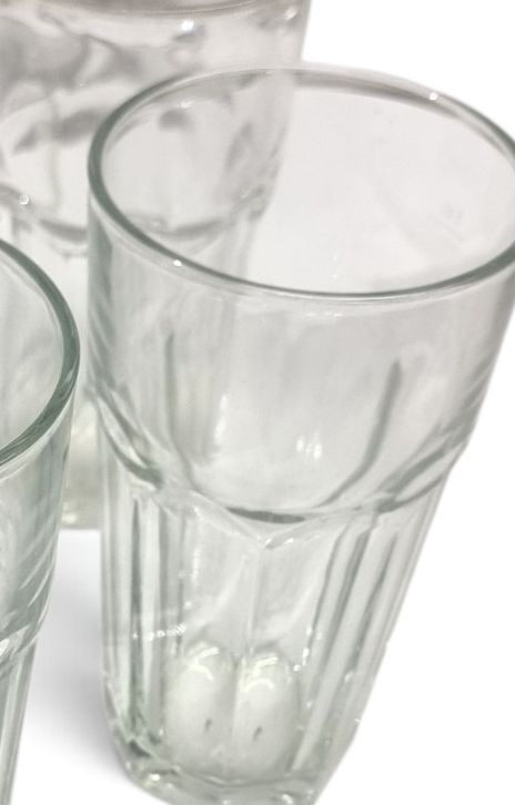 Verres: 34 Gläser Glas transparent 0.5 Liter – D'occasion à Zürich par Pinogaudio 1