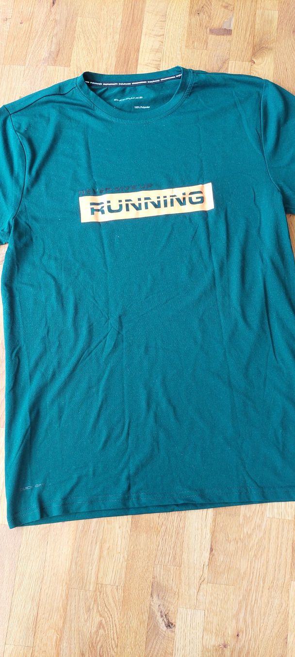 T-shirt: Endurance Running Shirt Grösse M – Nuovo (secondo la descrizione) da Schaffhausen venduto da Robuco_93