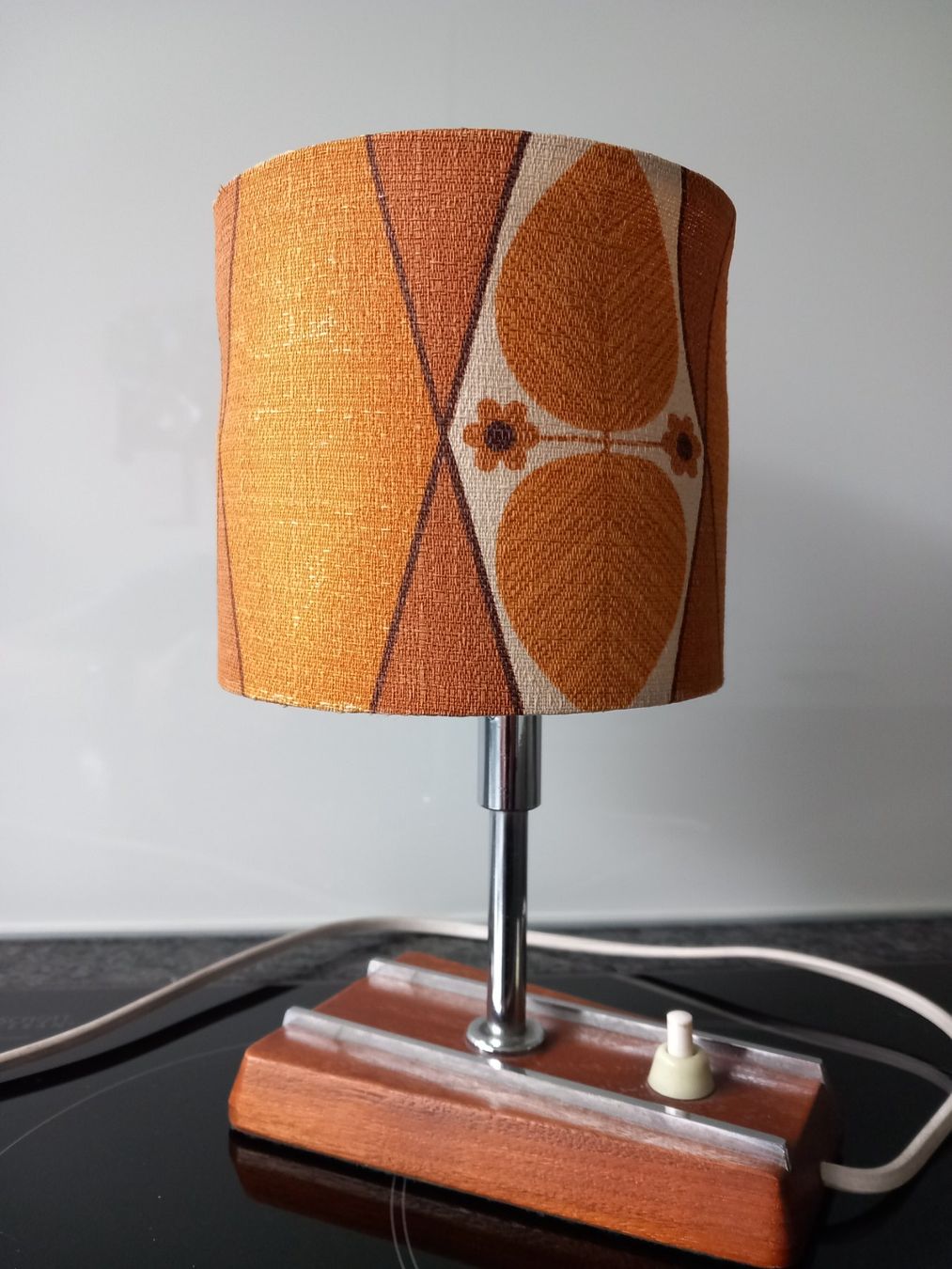 Lampade: Nachttischlampe Vintage Design 70er – Usato da Urnäsch venduto da Hua-Hin 1