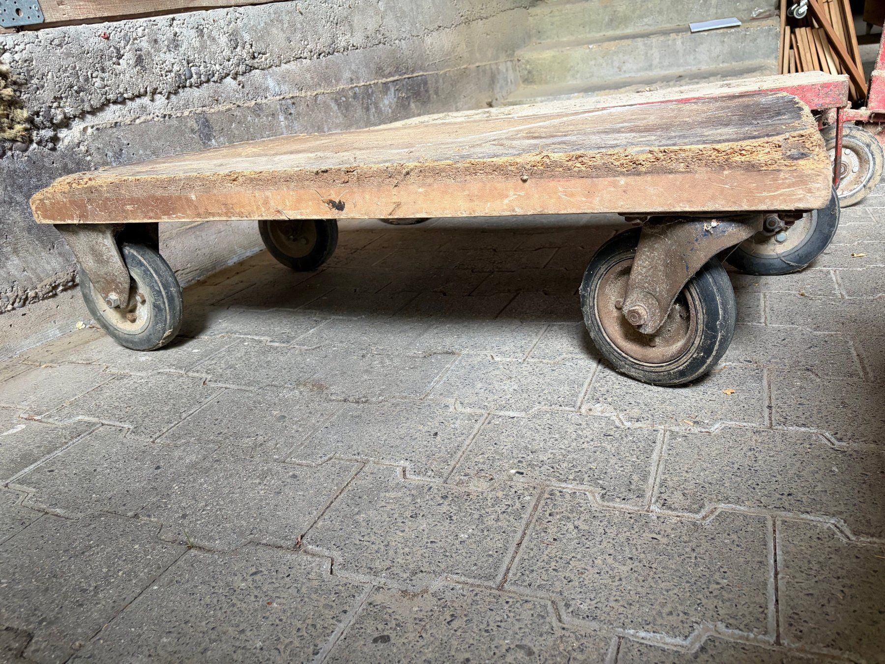 Tutti gli attrezzi: Wagen aus der Werkstatt – Usato da Rothrist venduto da SchHunWerGmbH 1