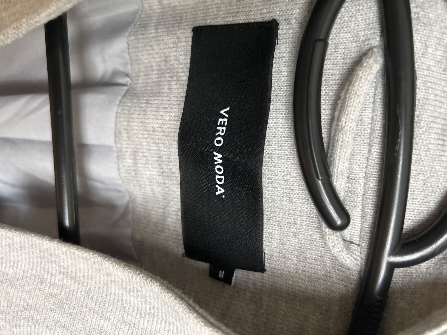 Vero Moda Giacche: Damen Jacke Verona Neu Nr.38 – Nuovo (secondo la descrizione) da Dulliken venduto da Lindt.1845 2