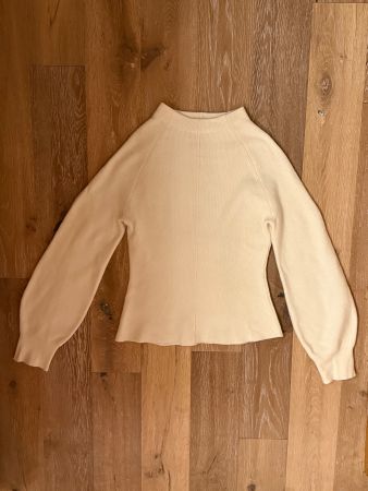 Great cream knitted top. S