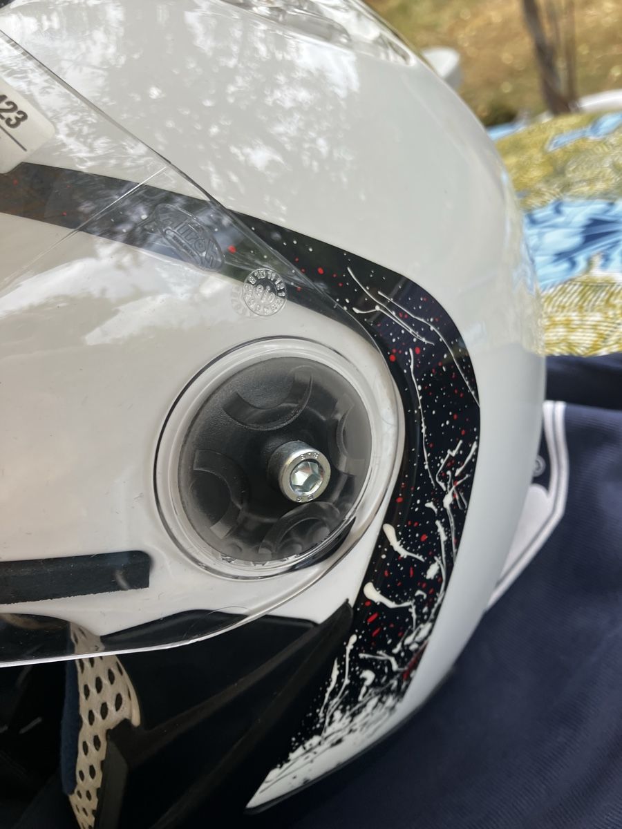 Airoh Casques & visières: Airoh Helm Grösse S weiss mit Muster – D'occasion à Nunningen par Annasue 1