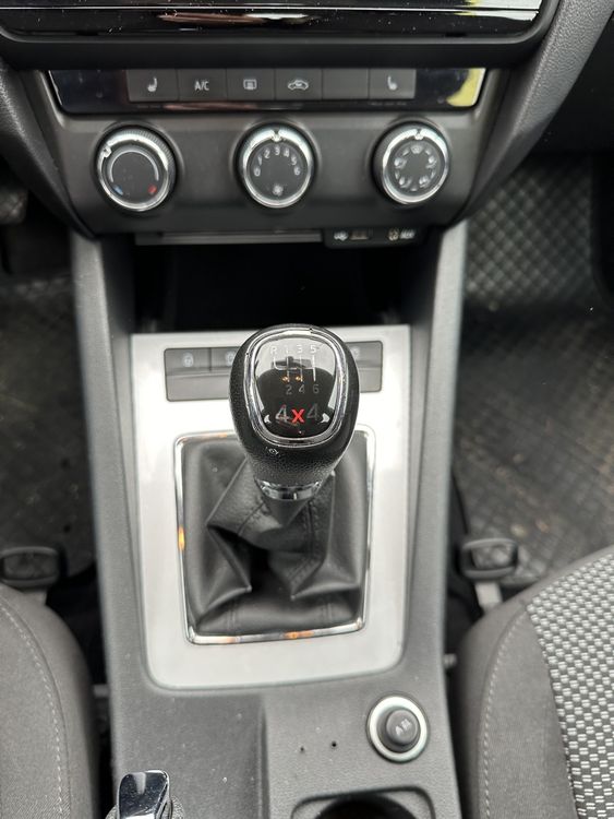 Skoda Automobili: Skoda Octavia 1.6 TDI 4x4 – Usato da Steffisburg venduto da Dzeno02 5