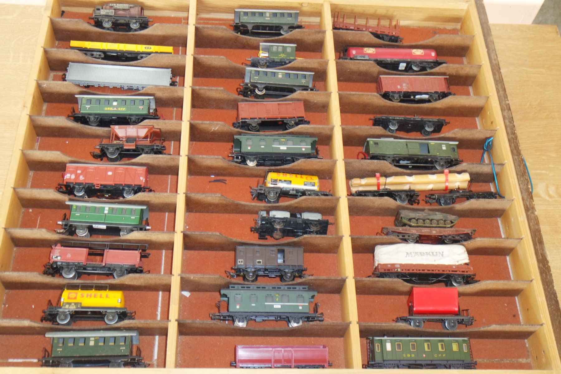 Modellini di ferrovie: LOT DE 30 WAGONS  ÉCHELLE HO – Usato da Avenches venduto da WEBHobby