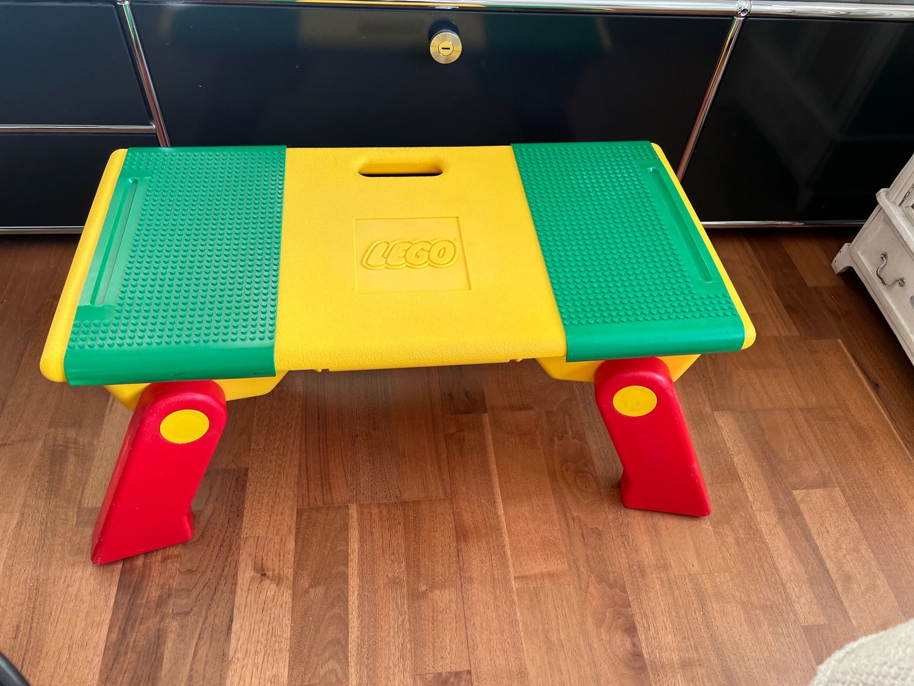 Tische: Lego Tisch multifunktional Vintage Kindertisch – Gebraucht aus Jona von Sariksa