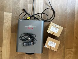 EIKI LC-X80 Beamer (incl. 2 Ersatzlampen)