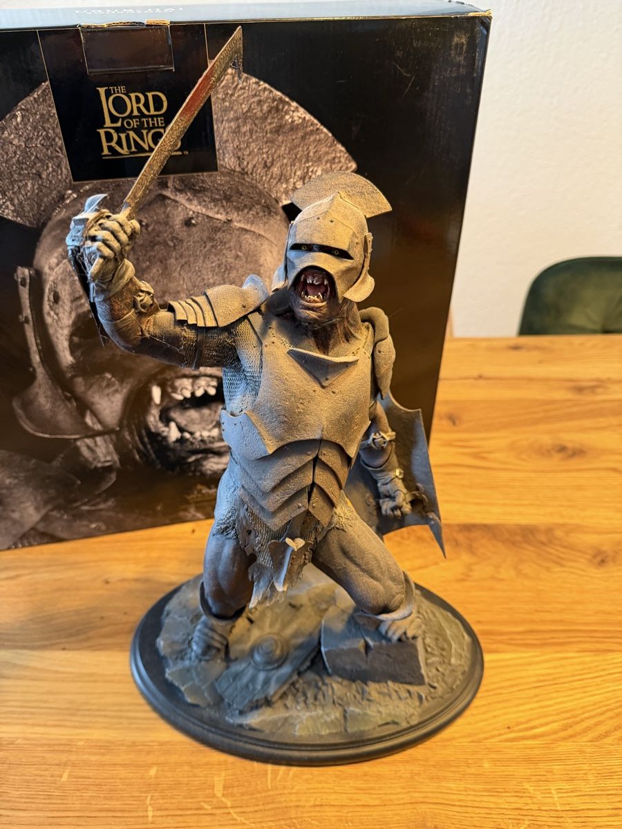 Statuette: Weta - Uruk Hai Swordsman – Nuovo (secondo la descrizione) da Mägenwil venduto da bla_gxn7 1