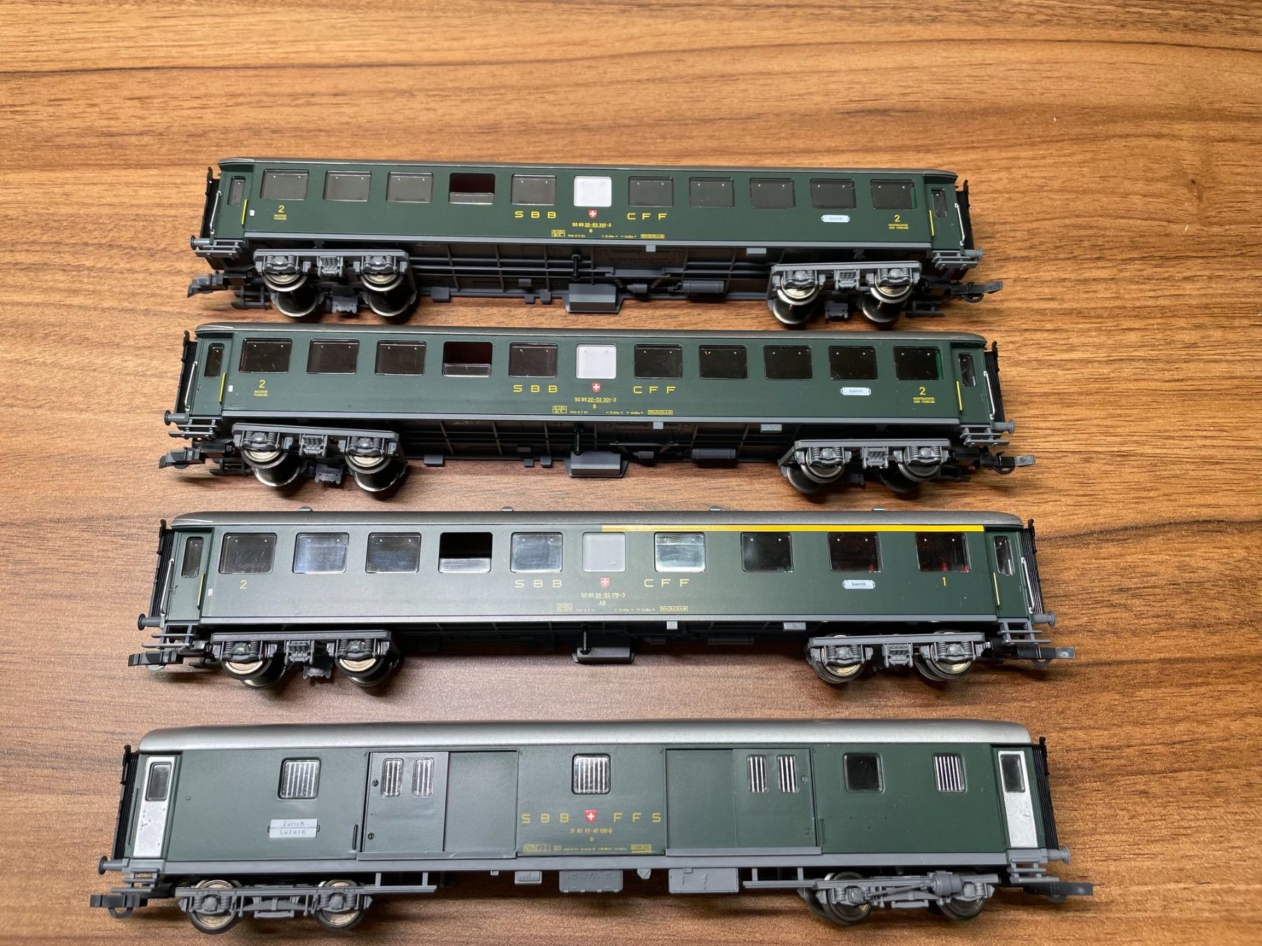 Fleischmann Modellini di ferrovie: Fleischmann 4x Stahlwagen der SBB in DC – Usato da Villmergen venduto da Mfritz