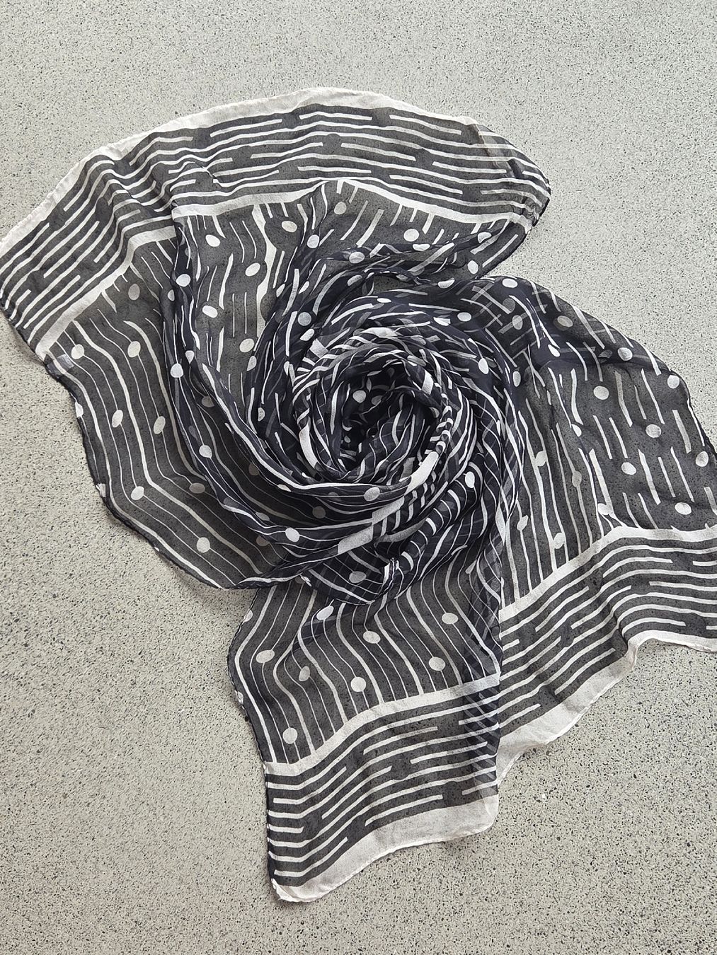 Foulards & écharpes: Seidenschal 55 x 160 cm – Neuf avec emballage d'origine à Frauenfeld par Schenken-mit-Herz