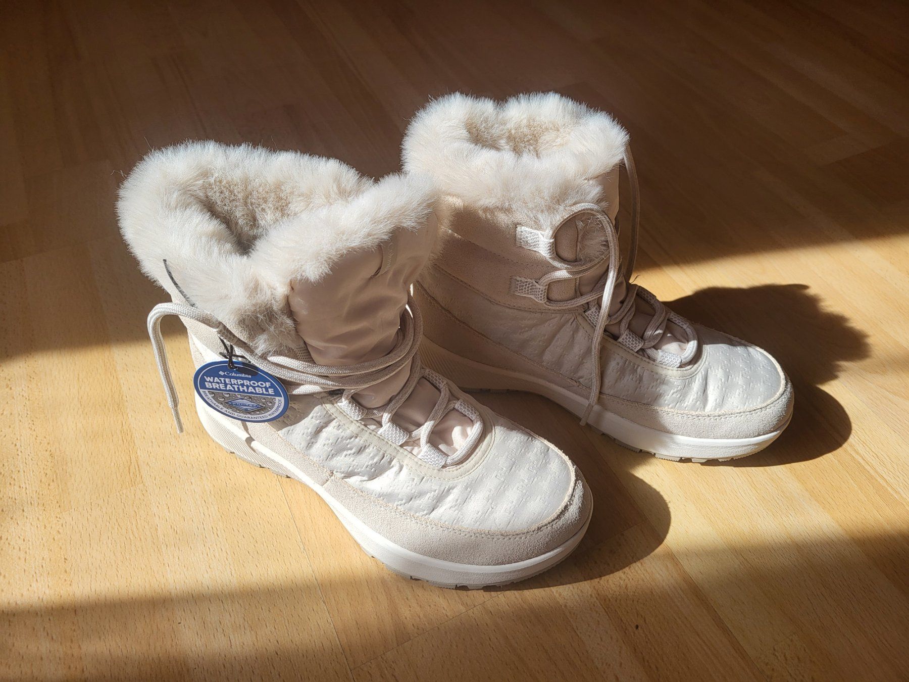 Columbia Damenschuhe: Columbia Winterstiefel Gr 39 fabrikneu – Gebraucht aus Eggiwil von kariiina