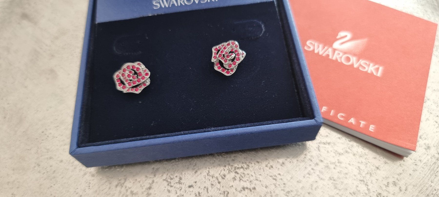 Swarovski Catenine: ORIGINAL Swarovski Kette und Ohrringe – Nuovo (secondo la descrizione) da Frauenfeld venduto da Bleeddragon 2