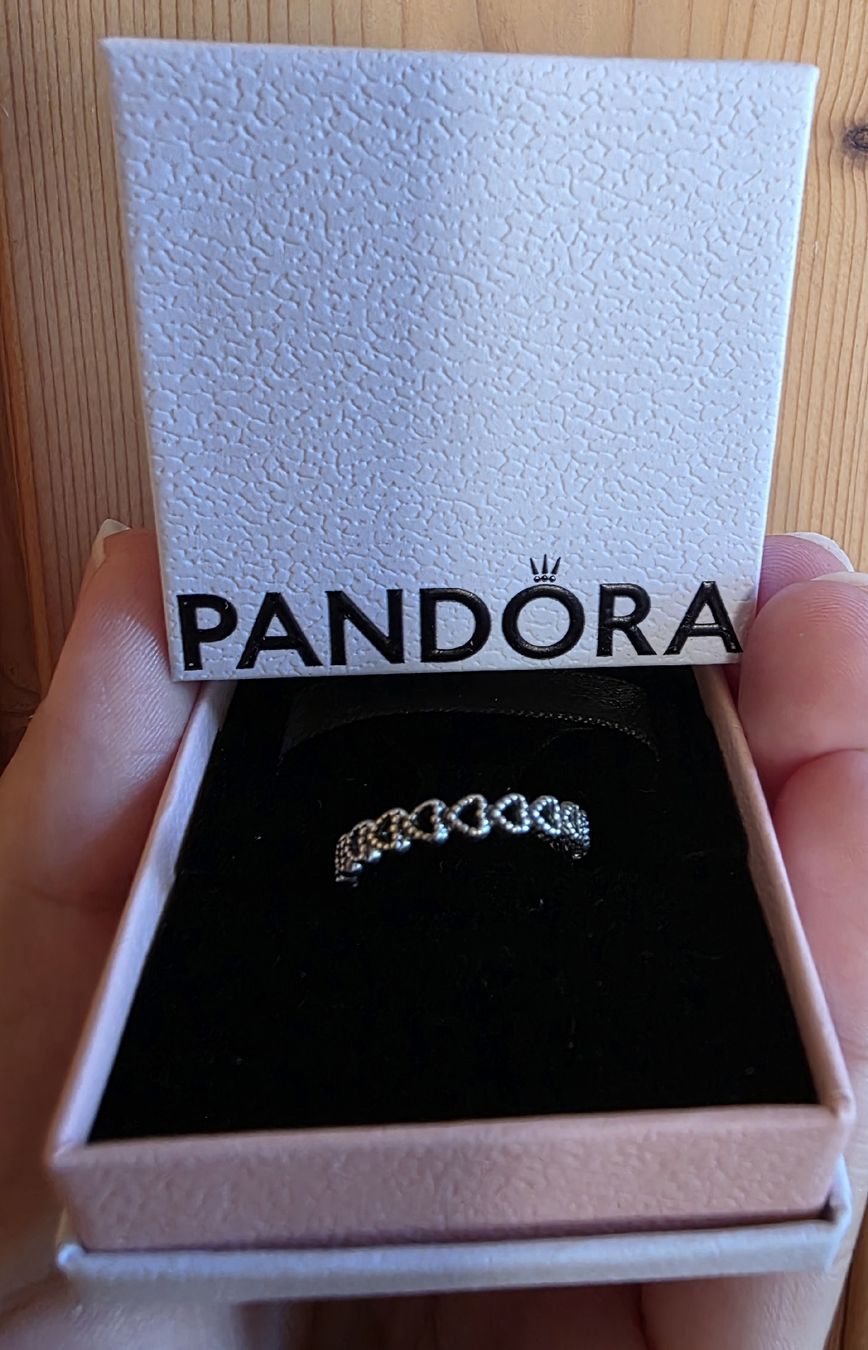 Pandora Bagues: Pandora Ring Herzen ungetragen – Neuf avec emballage d'origine à Wimmis par sal_rj9j
