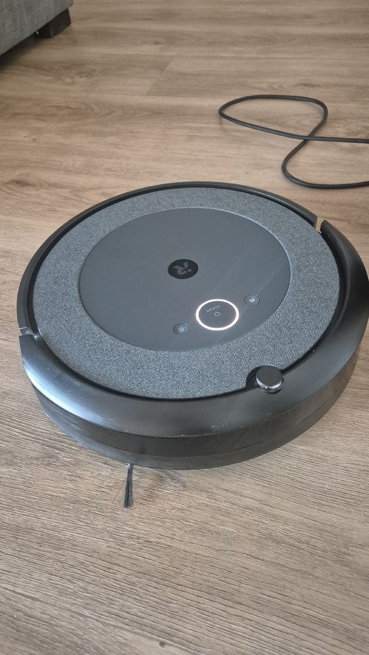 Irobot Aspirateurs & Accessoires: Roomba i5+ – D'occasion à Laupersdorf par pirmin_88 2