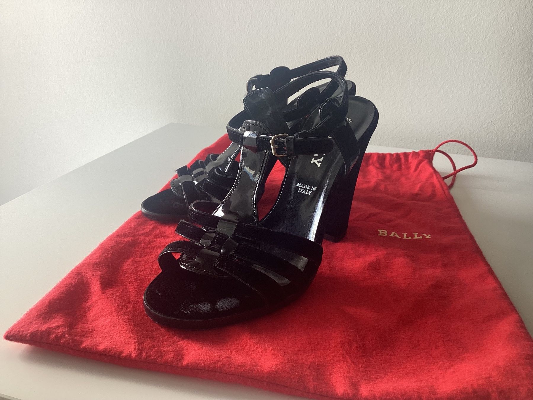 Bally Damenschuhe: Bally Riemensandalette Gr. 37 / schwarz – Gebraucht aus Möhlin von Nadine_75
