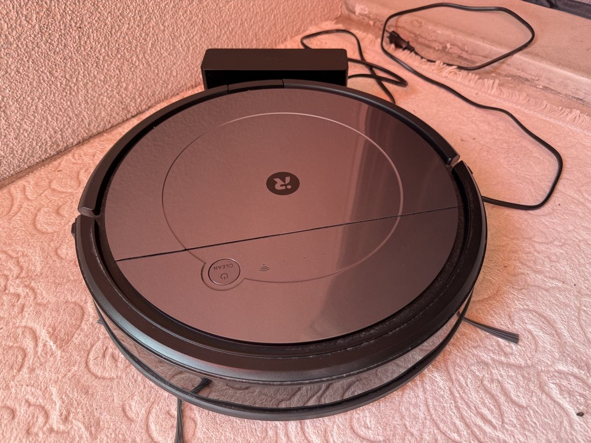 Irobot Aspirapolveri & Accessori: iRobot Roomba Combo sehr wenig gebraucht! – Nuovo (secondo la descrizione) da Sulgen venduto da irf_ynl2