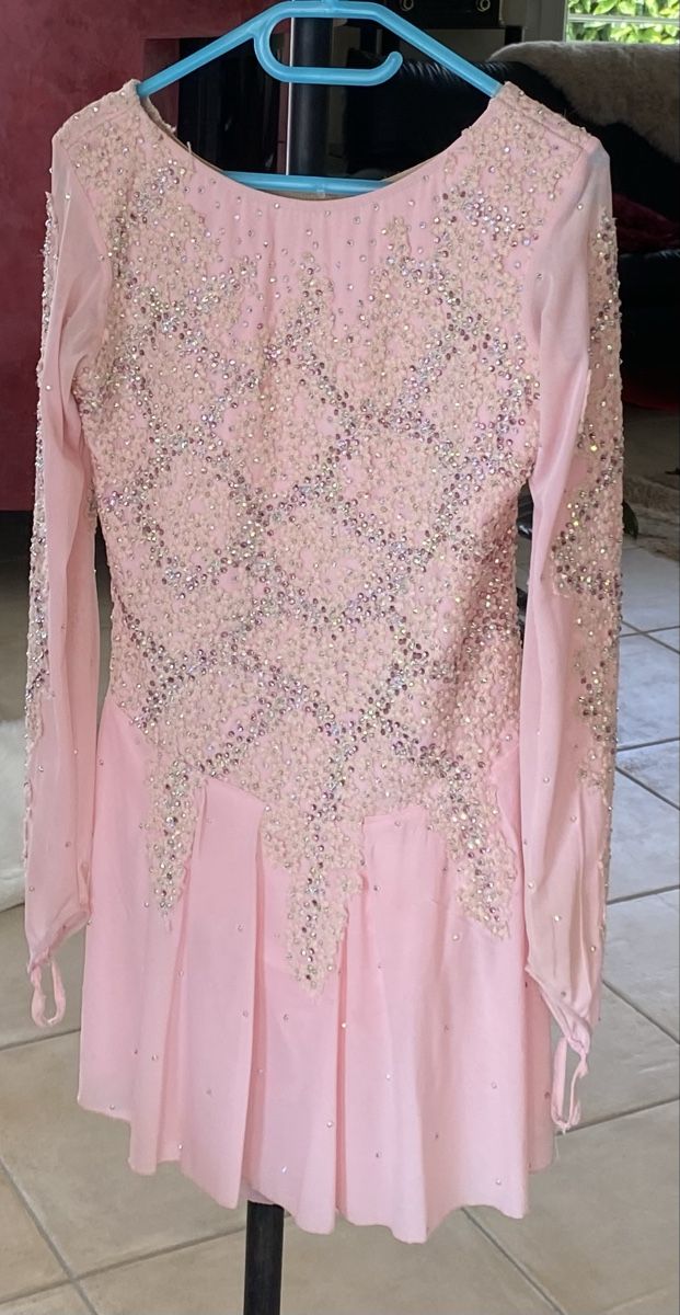 Vestiti & Gonne: Eiskunstlauf Kürkleid – Usato da Embrach venduto da stellaaaaaaa