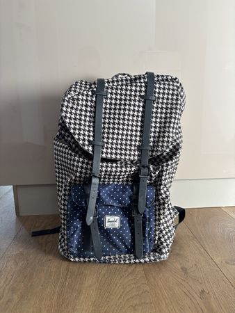 Herschel Rucksack schwarz/weiss karriert