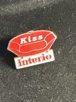 Kiss Interio PIN - Sammlerstück für Liebhaber